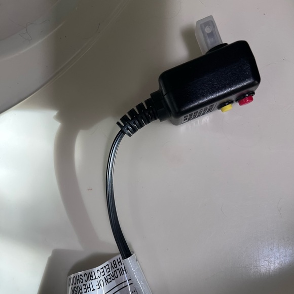 GEM Hot Air Brush
Dry Style Volumize  
NEW IN BOX - Picture 10 of 14